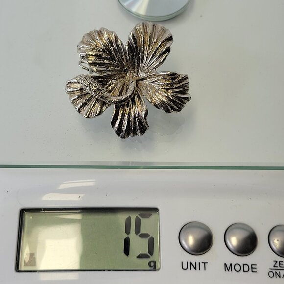 Large Rhodium Plated Hibiscus Brooch Pin - Picture 4 of 10